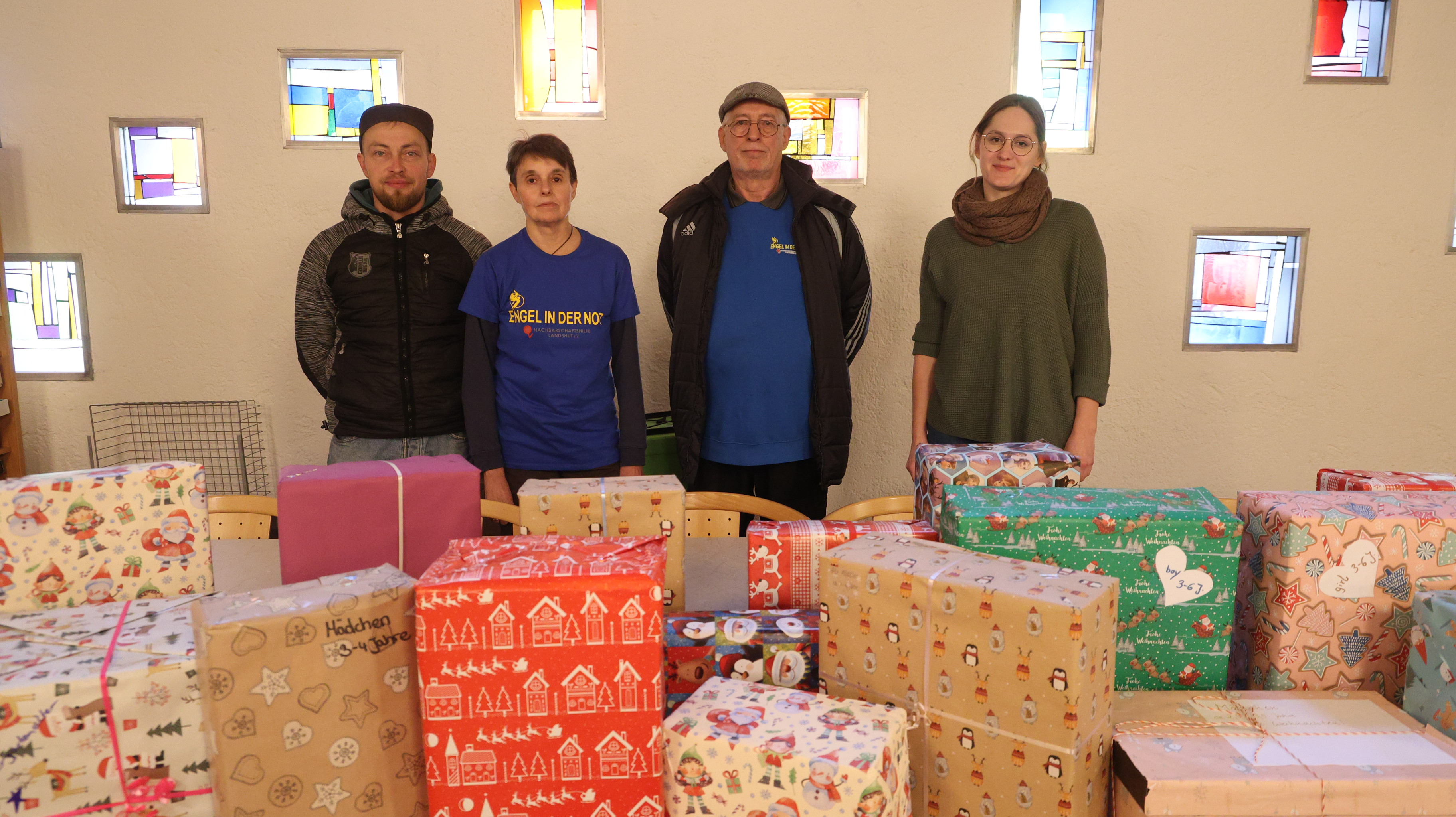 Weihnachtsgeschenke in Caritas Kinderheim St. Vinzenz